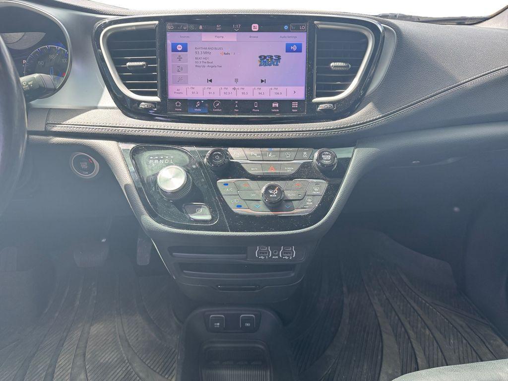 used 2021 Chrysler Pacifica car, priced at $23,170