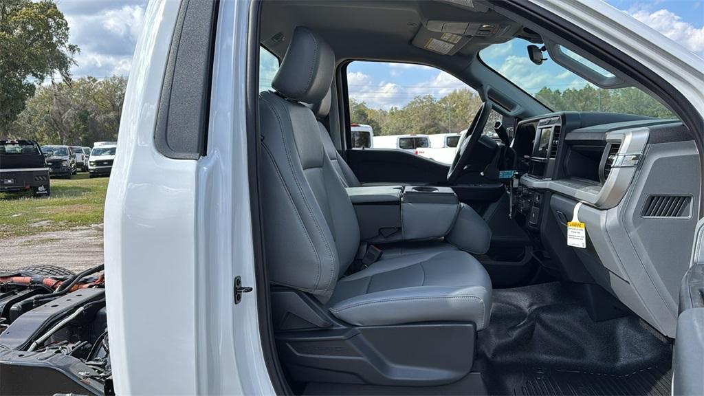 new 2025 Ford F-250 car, priced at $60,275