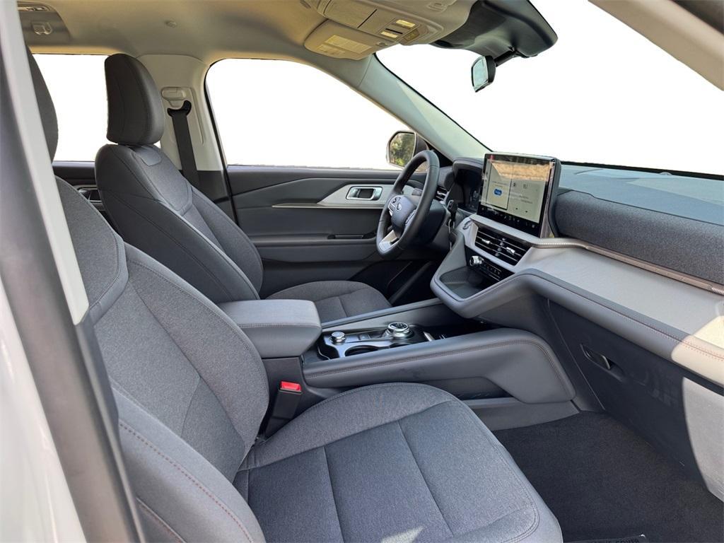 new 2025 Ford Explorer car, priced at $41,107