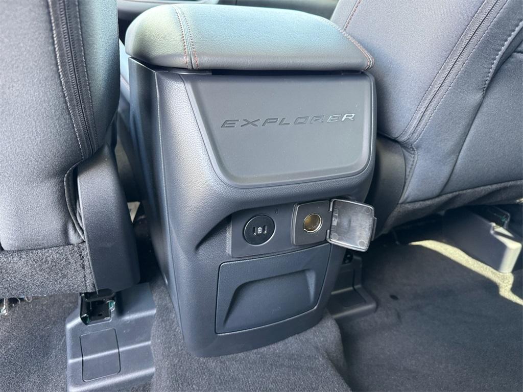 new 2025 Ford Explorer car, priced at $41,107