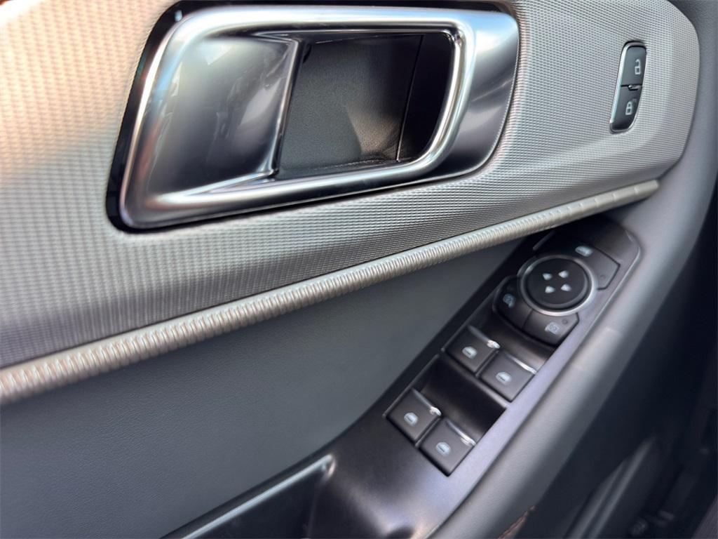 new 2025 Ford Explorer car, priced at $41,107