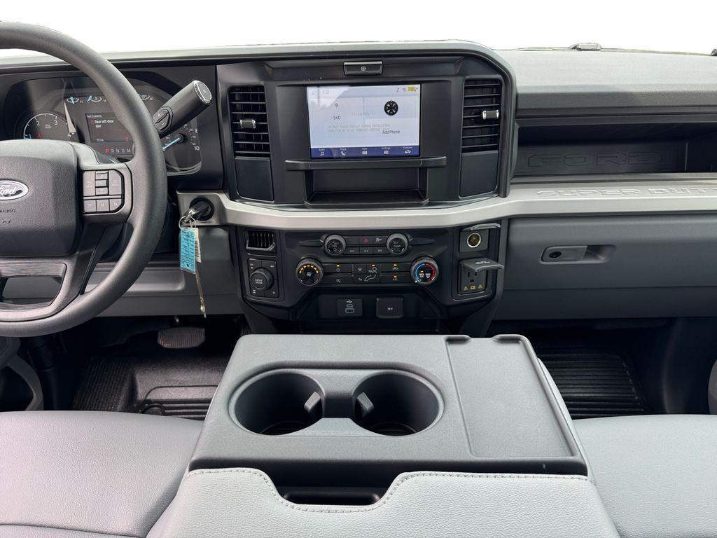 new 2025 Ford F-250 car, priced at $65,013