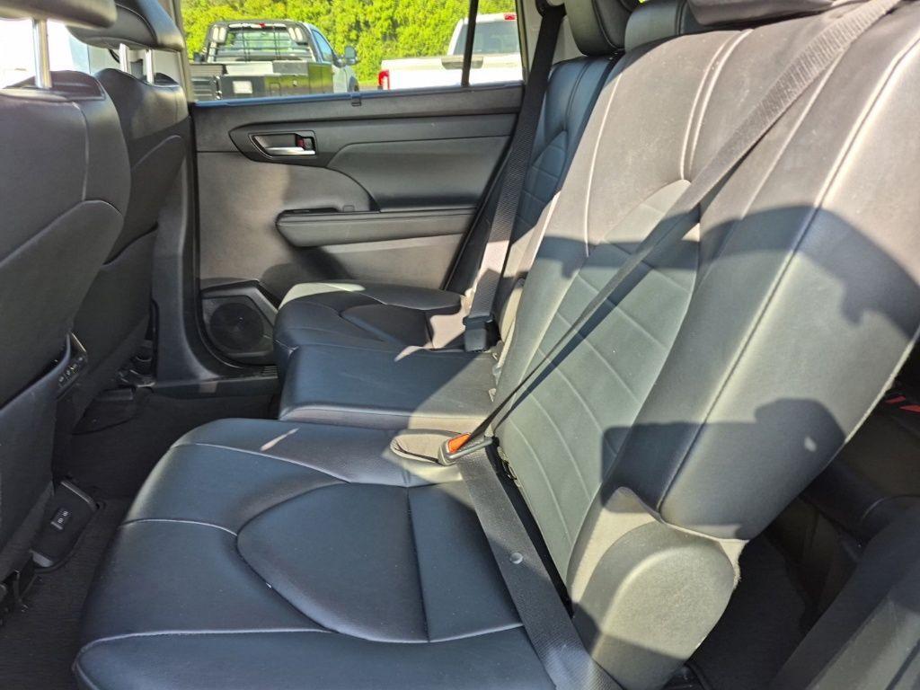 used 2023 Toyota Highlander car, priced at $34,174