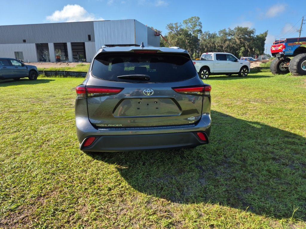 used 2023 Toyota Highlander car, priced at $34,174