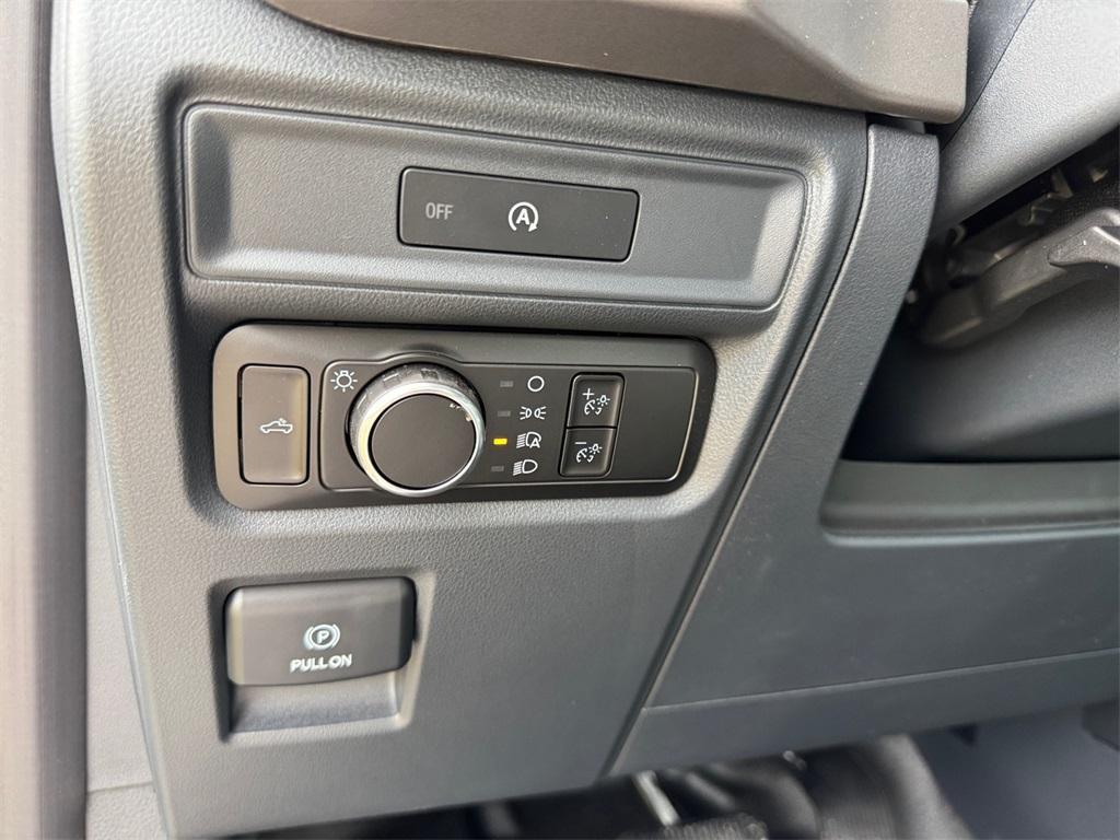 new 2025 Ford F-150 car, priced at $46,070
