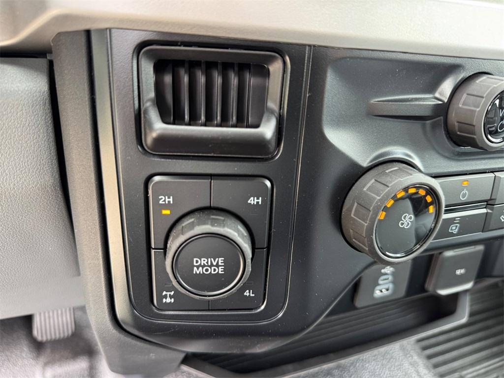 new 2025 Ford F-250 car, priced at $53,554