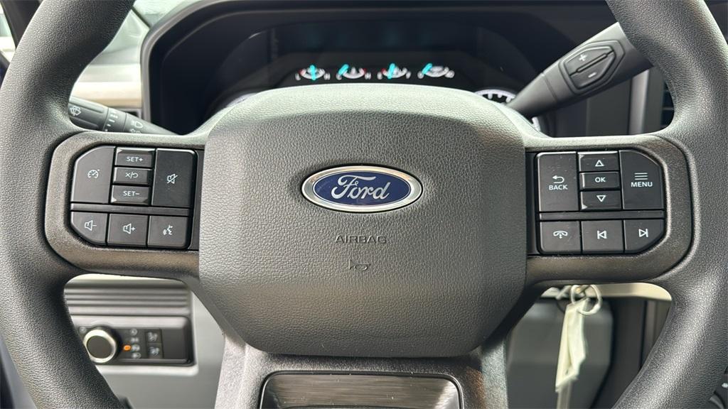 new 2025 Ford F-250 car, priced at $62,709