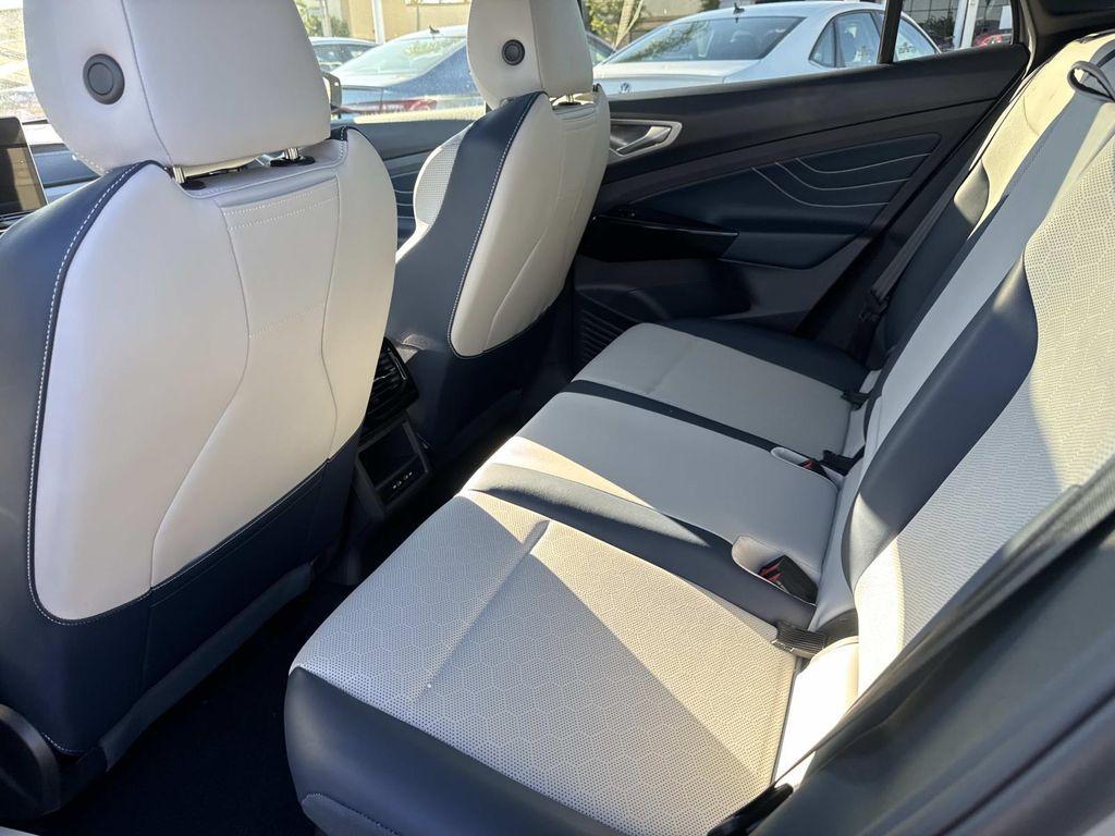 new 2025 Volkswagen ID.4 car, priced at $56,271