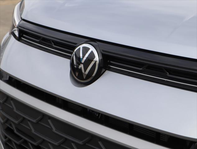 new 2025 Volkswagen Taos car