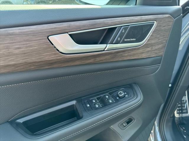 used 2025 Volkswagen Atlas car, priced at $50,500