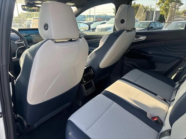 new 2025 Volkswagen ID.4 car, priced at $57,401