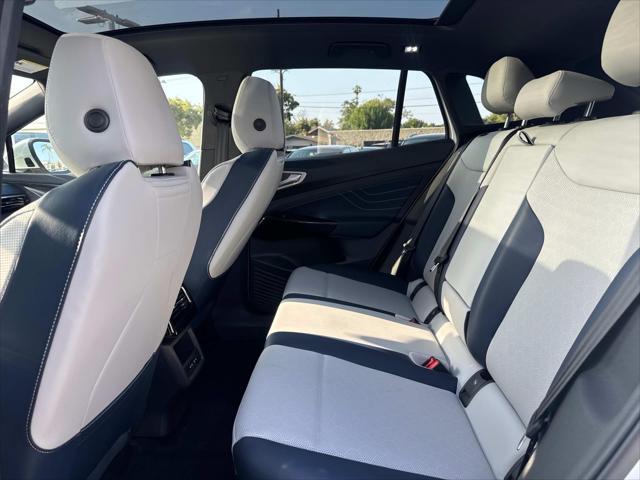 new 2025 Volkswagen ID.4 car, priced at $57,401