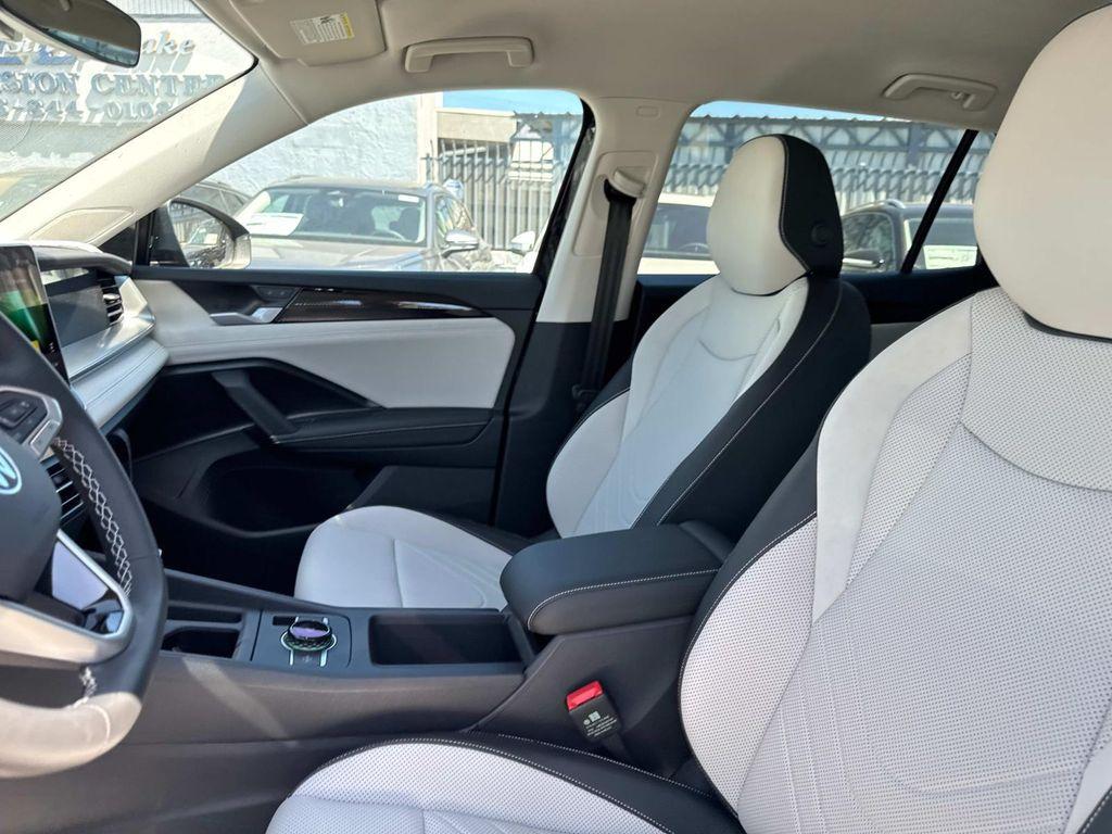 new 2025 Volkswagen Tiguan car, priced at $34,421