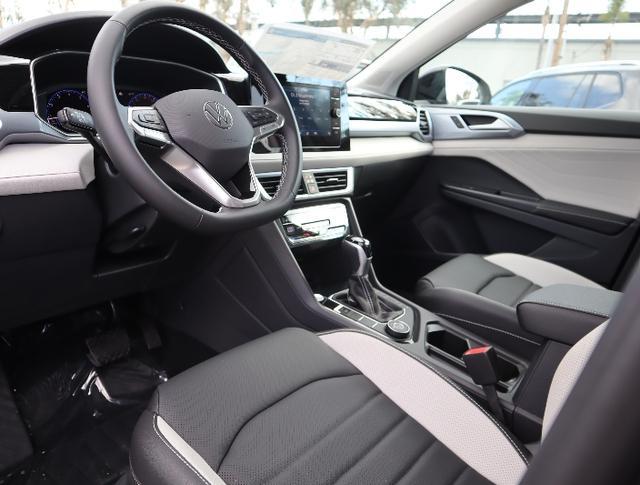 new 2025 Volkswagen Taos car