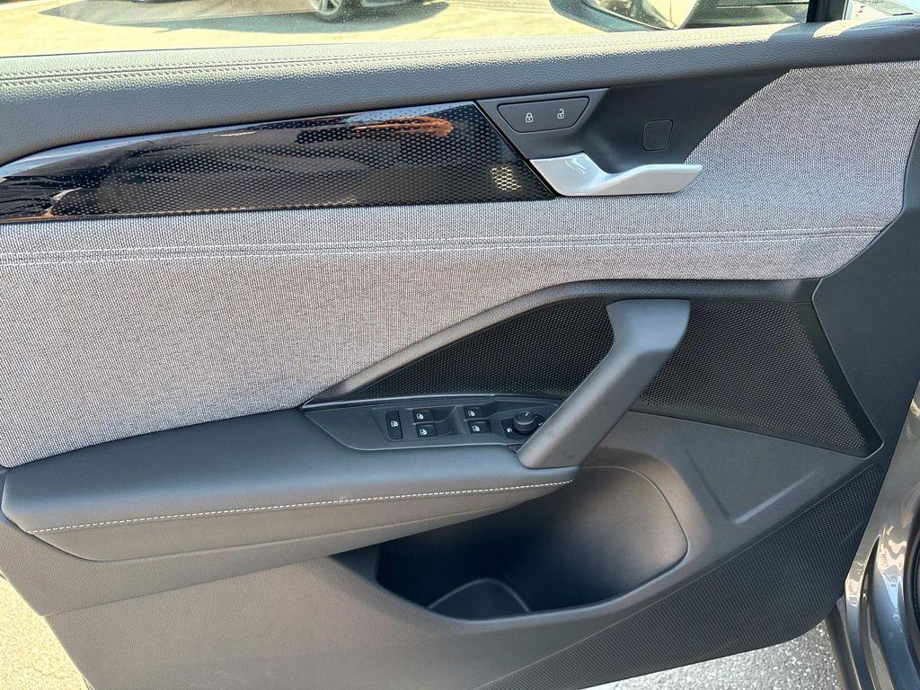 new 2025 Volkswagen Tiguan car, priced at $32,261