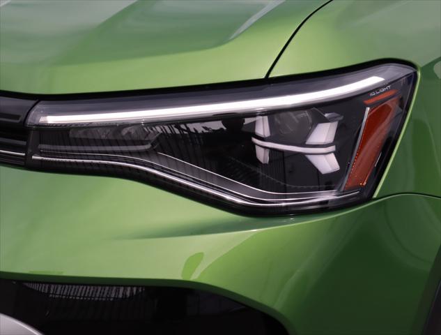 new 2025 Volkswagen Taos car