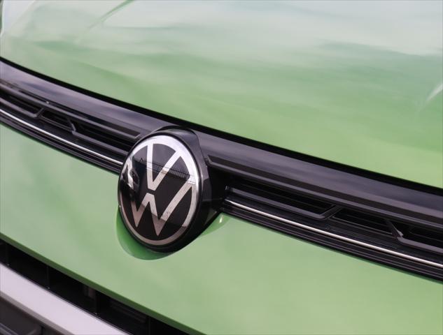 new 2025 Volkswagen Taos car