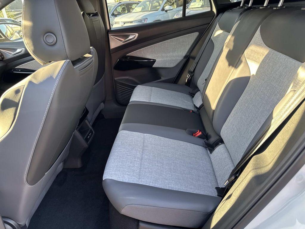 new 2025 Volkswagen ID.4 car, priced at $51,171