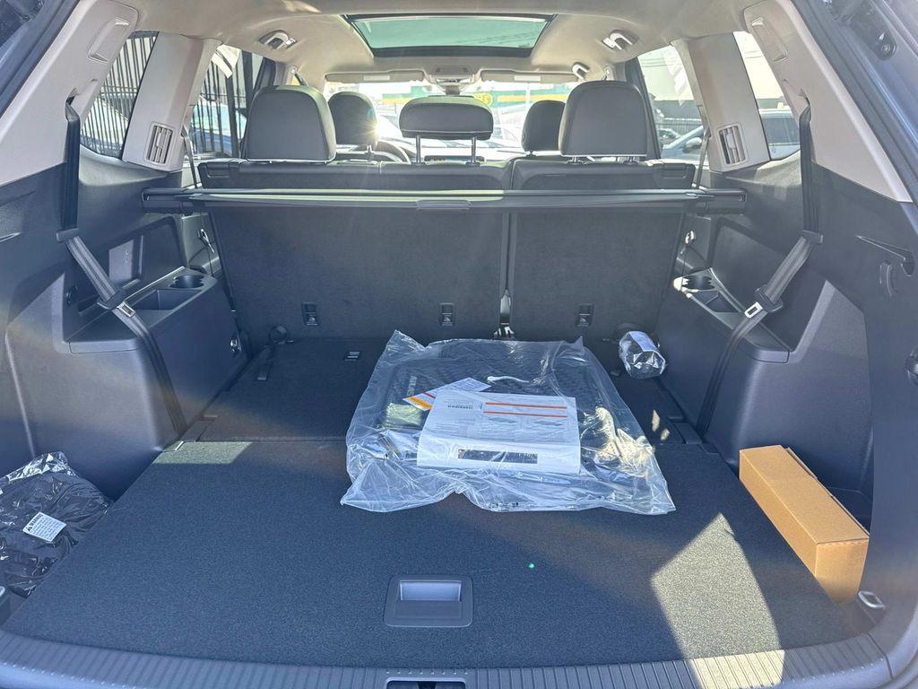 new 2025 Volkswagen Atlas car, priced at $54,500