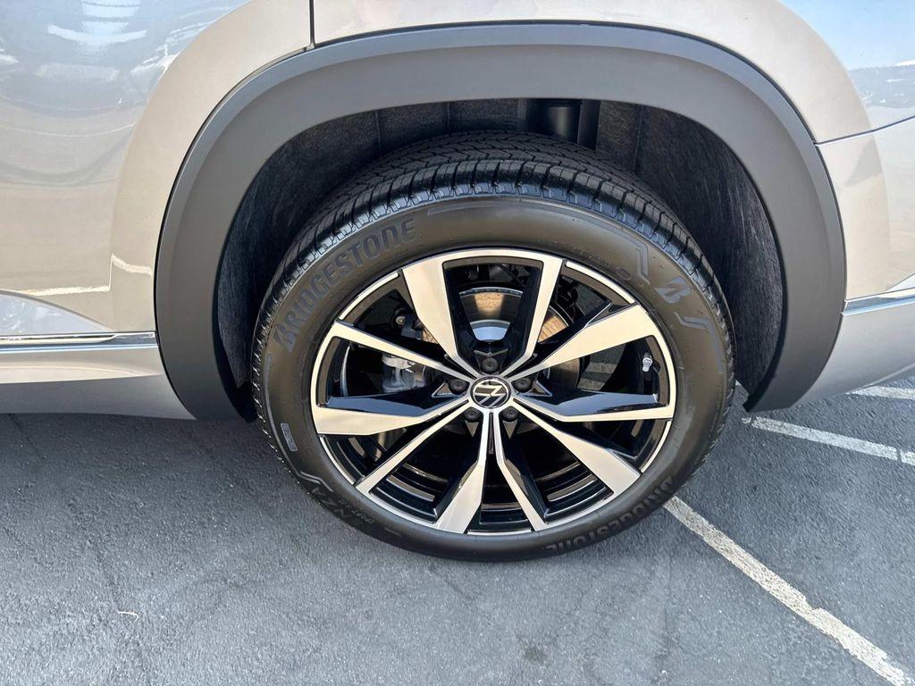 new 2025 Volkswagen Atlas car, priced at $54,500