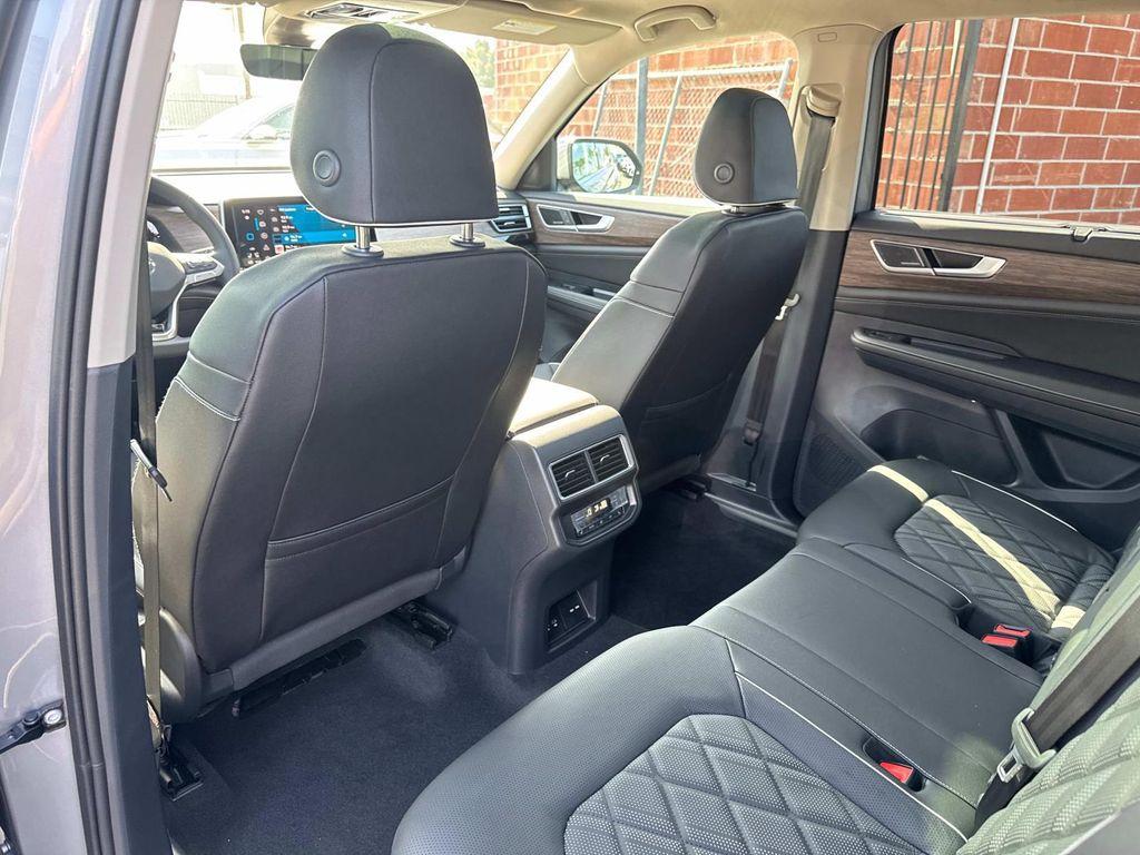 new 2025 Volkswagen Atlas car, priced at $54,500