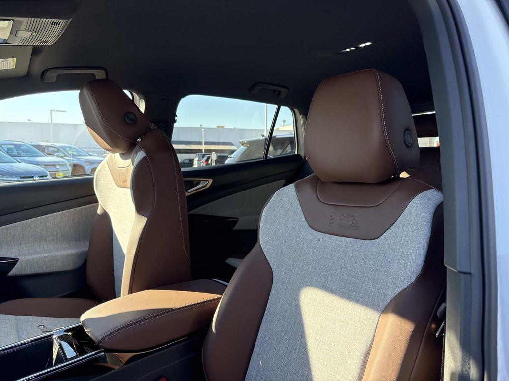 new 2025 Volkswagen ID.4 car, priced at $47,271