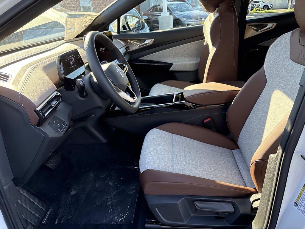 new 2025 Volkswagen ID.4 car, priced at $47,271
