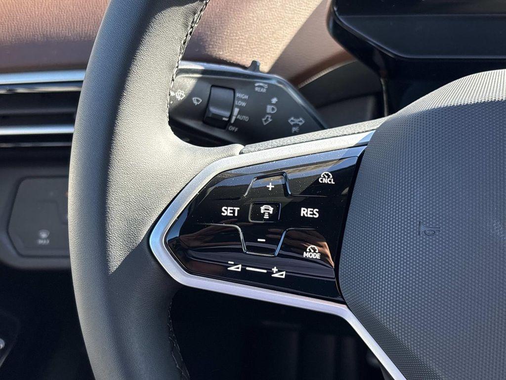 new 2025 Volkswagen ID.4 car, priced at $47,271