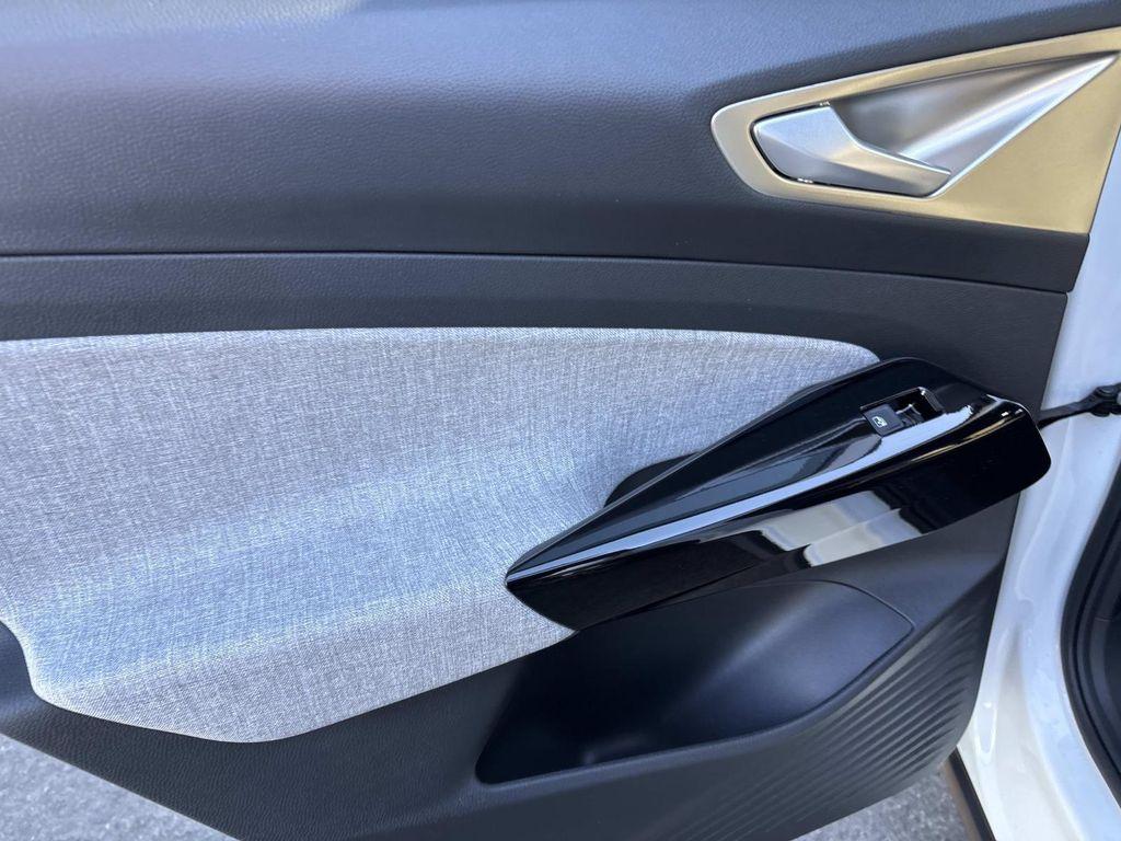 new 2025 Volkswagen ID.4 car, priced at $47,271