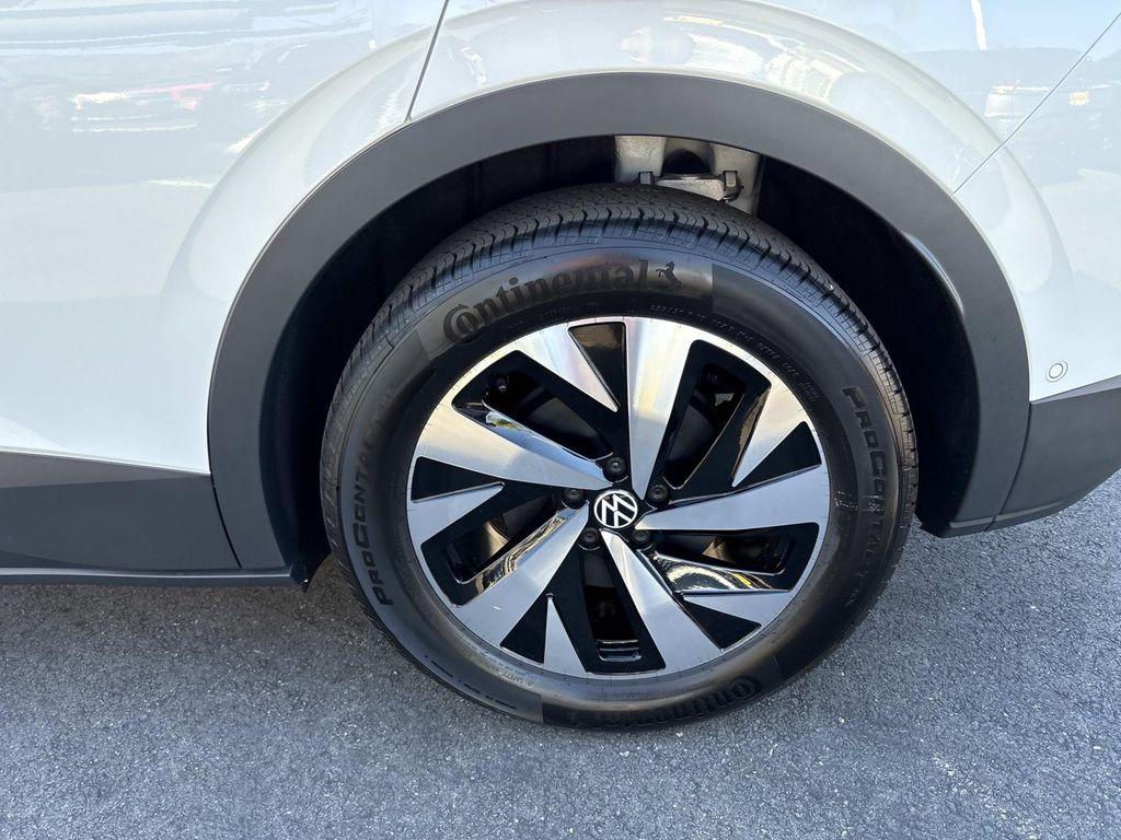 new 2025 Volkswagen ID.4 car, priced at $47,271