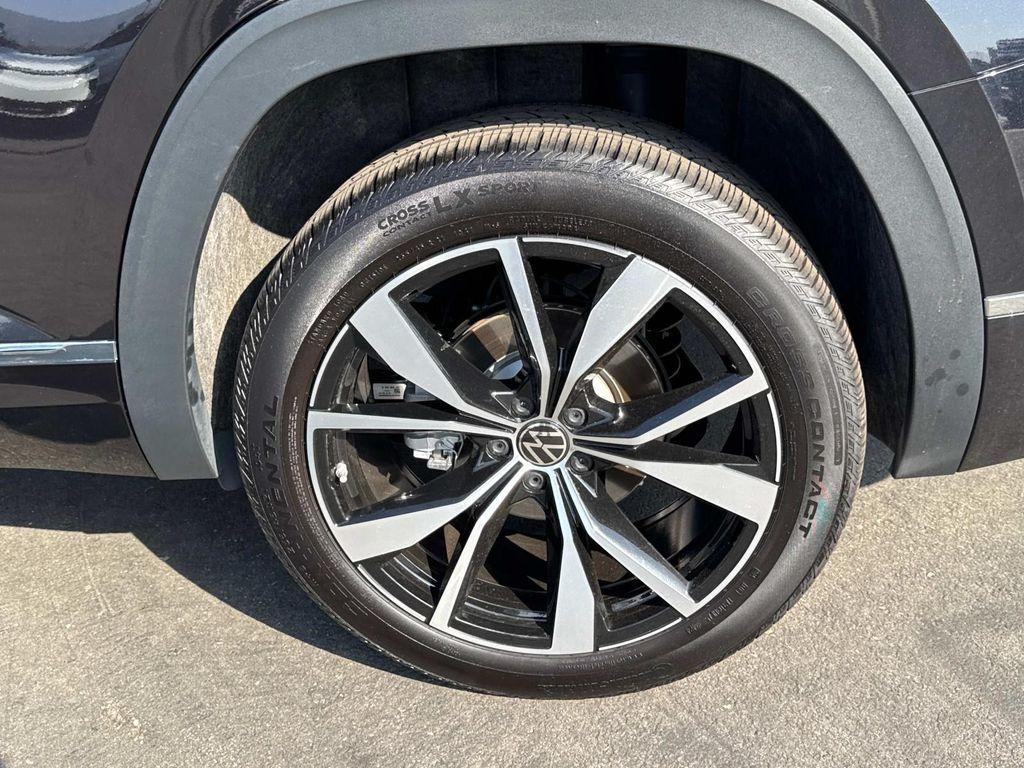 used 2025 Volkswagen Atlas car, priced at $47,998