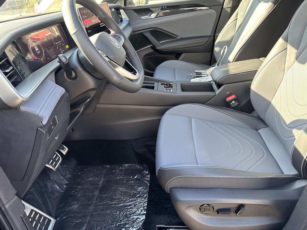 new 2025 Volkswagen Tiguan car, priced at $38,630