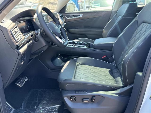 new 2025 Volkswagen Atlas car, priced at $56,500