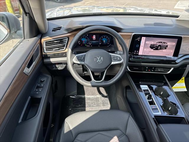 new 2025 Volkswagen Atlas car, priced at $45,500