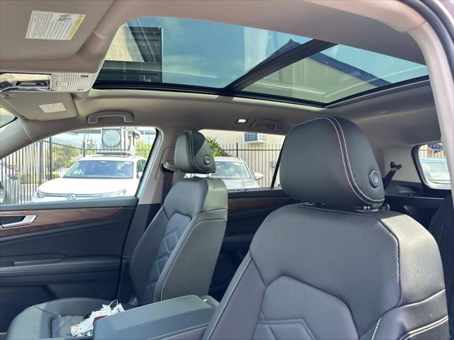 new 2025 Volkswagen Atlas car, priced at $45,500