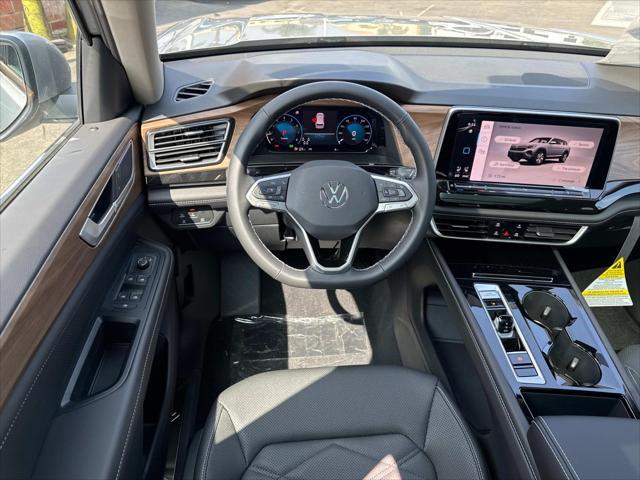 new 2025 Volkswagen Atlas car, priced at $45,500