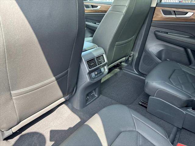 new 2025 Volkswagen Atlas car, priced at $45,500