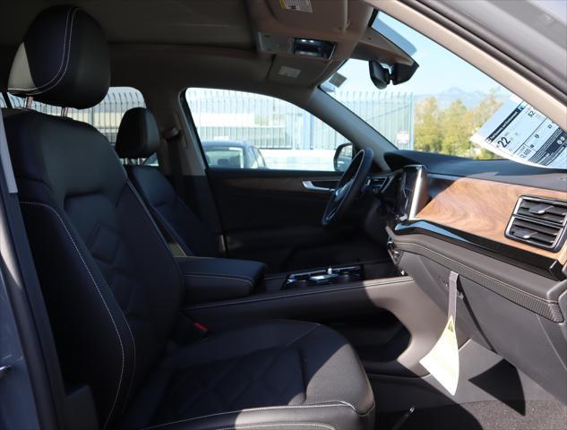 new 2025 Volkswagen Atlas car
