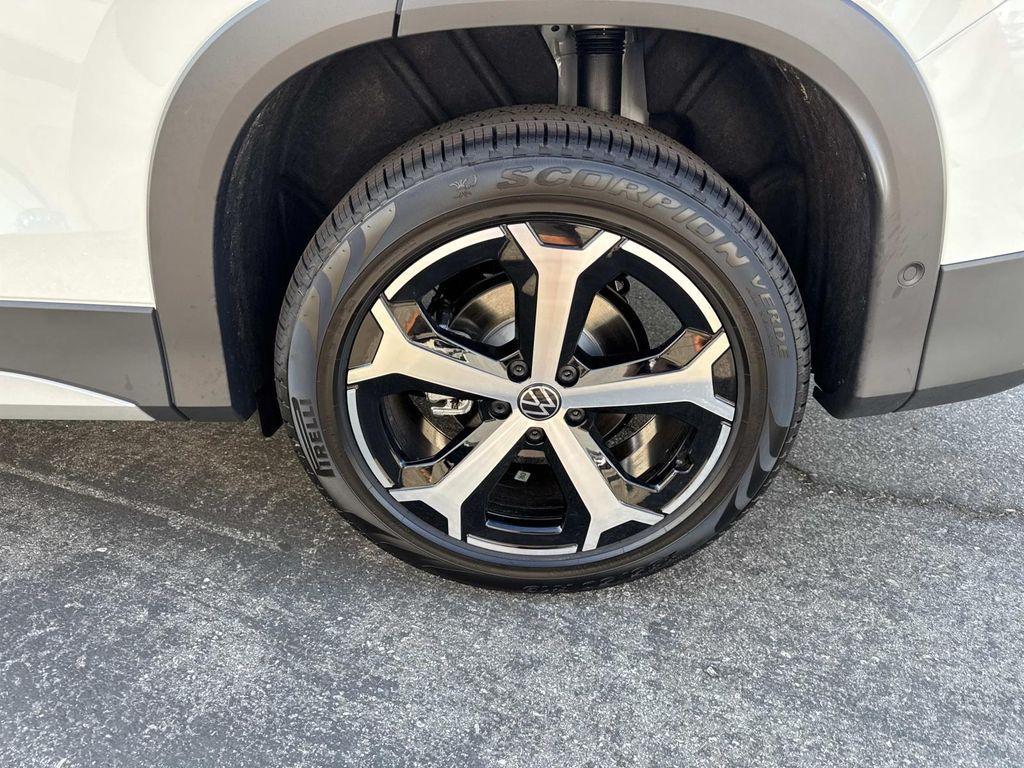 new 2025 Volkswagen Tiguan car, priced at $37,953
