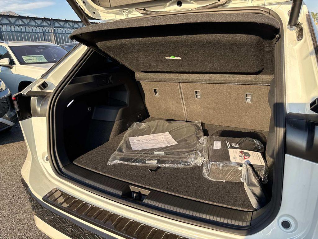 new 2025 Volkswagen Tiguan car, priced at $43,558