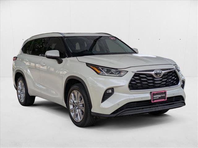 used 2021 Toyota Highlander car, priced at $30,923