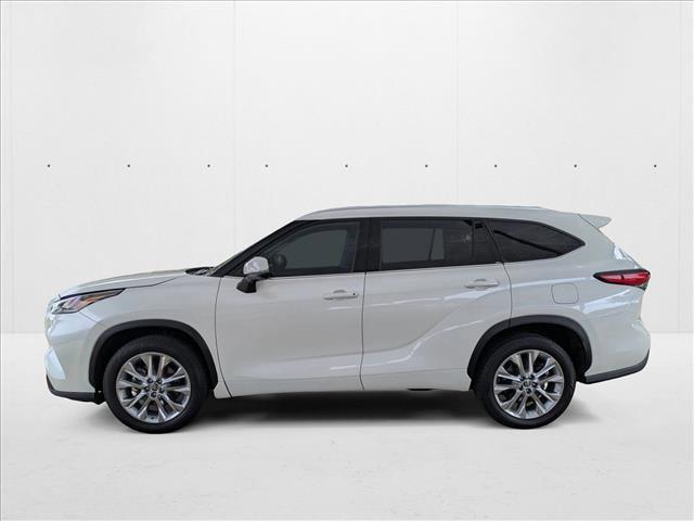used 2021 Toyota Highlander car, priced at $30,923
