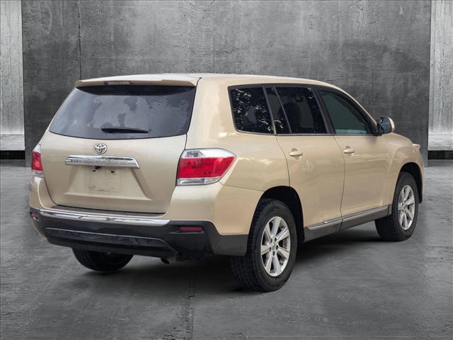 used 2013 Toyota Highlander car, priced at $12,990