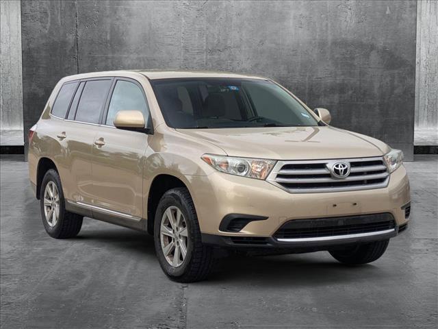 used 2013 Toyota Highlander car, priced at $12,990