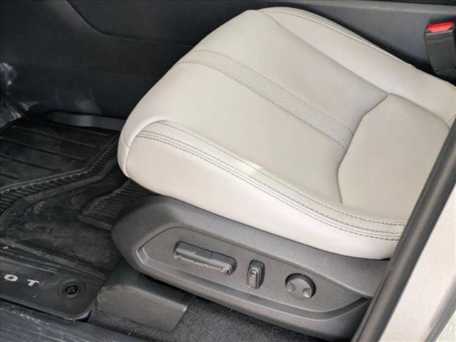 new 2025 Honda Pilot car, priced at $45,438