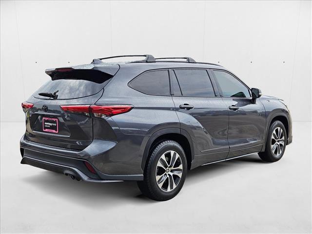 used 2021 Toyota Highlander car, priced at $28,394