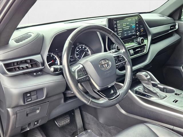 used 2021 Toyota Highlander car, priced at $28,394