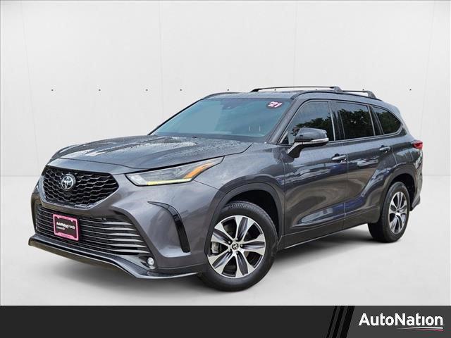 used 2021 Toyota Highlander car, priced at $28,394