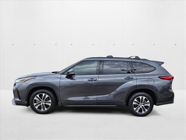 used 2021 Toyota Highlander car, priced at $28,394