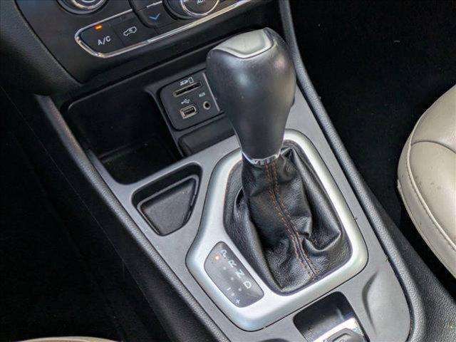 used 2015 Jeep Cherokee car, priced at $11,498